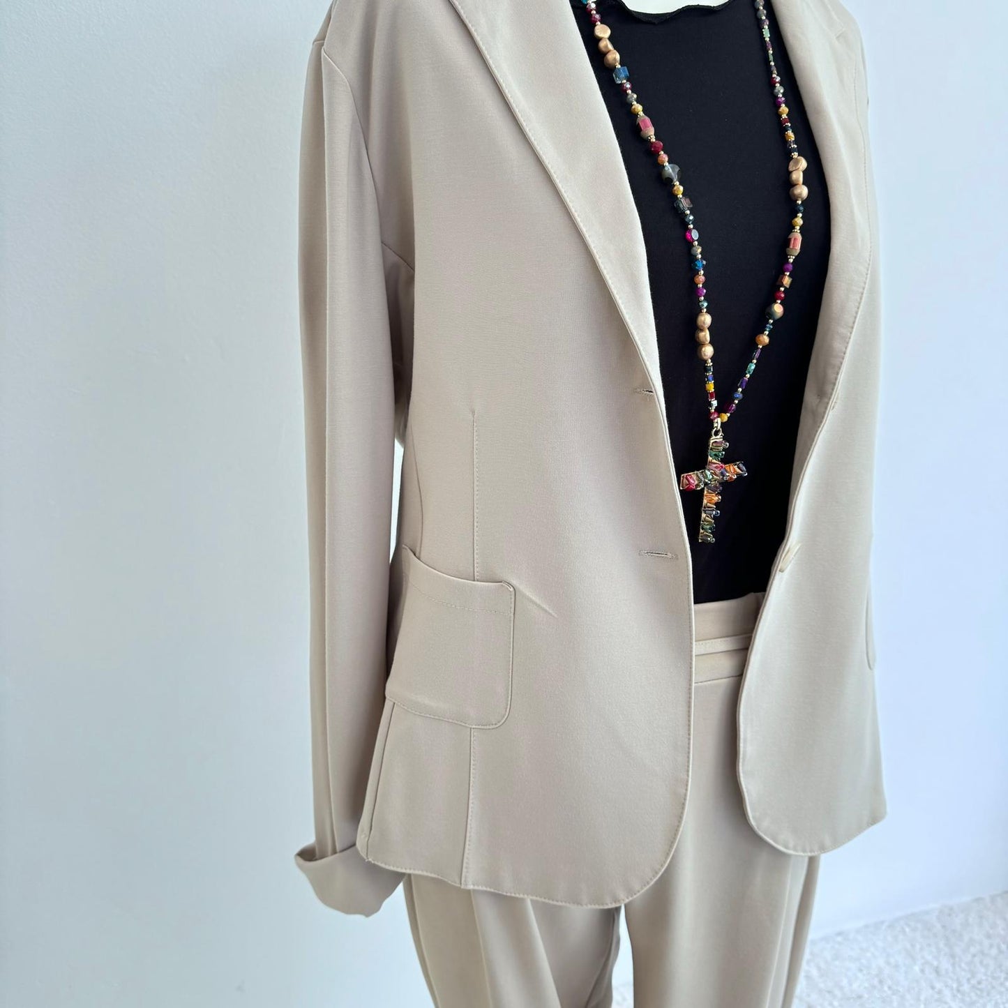 Esvivid - Eleganter Damenblazer in Beige