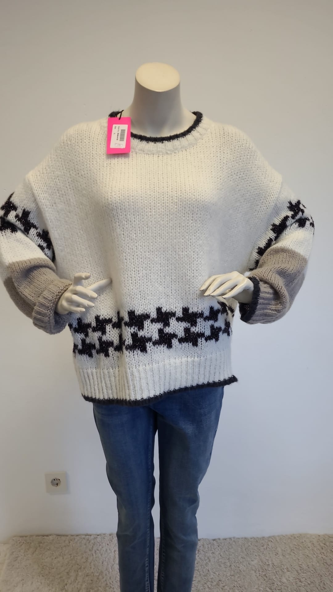 Yippie Hippie Pullover