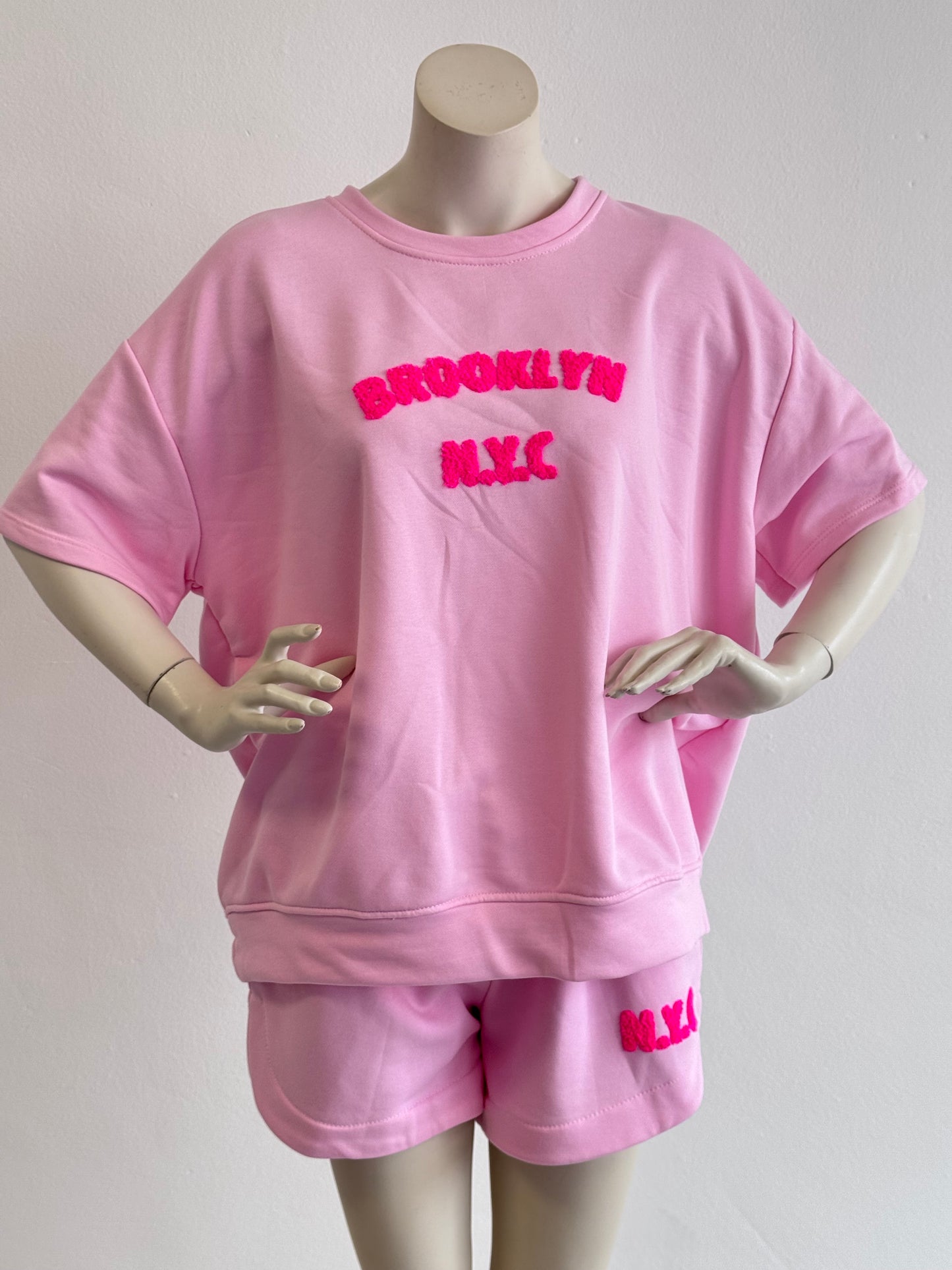 Hose kurz "Brooklyn NYC" – Lässiger Oversize Style in Pink