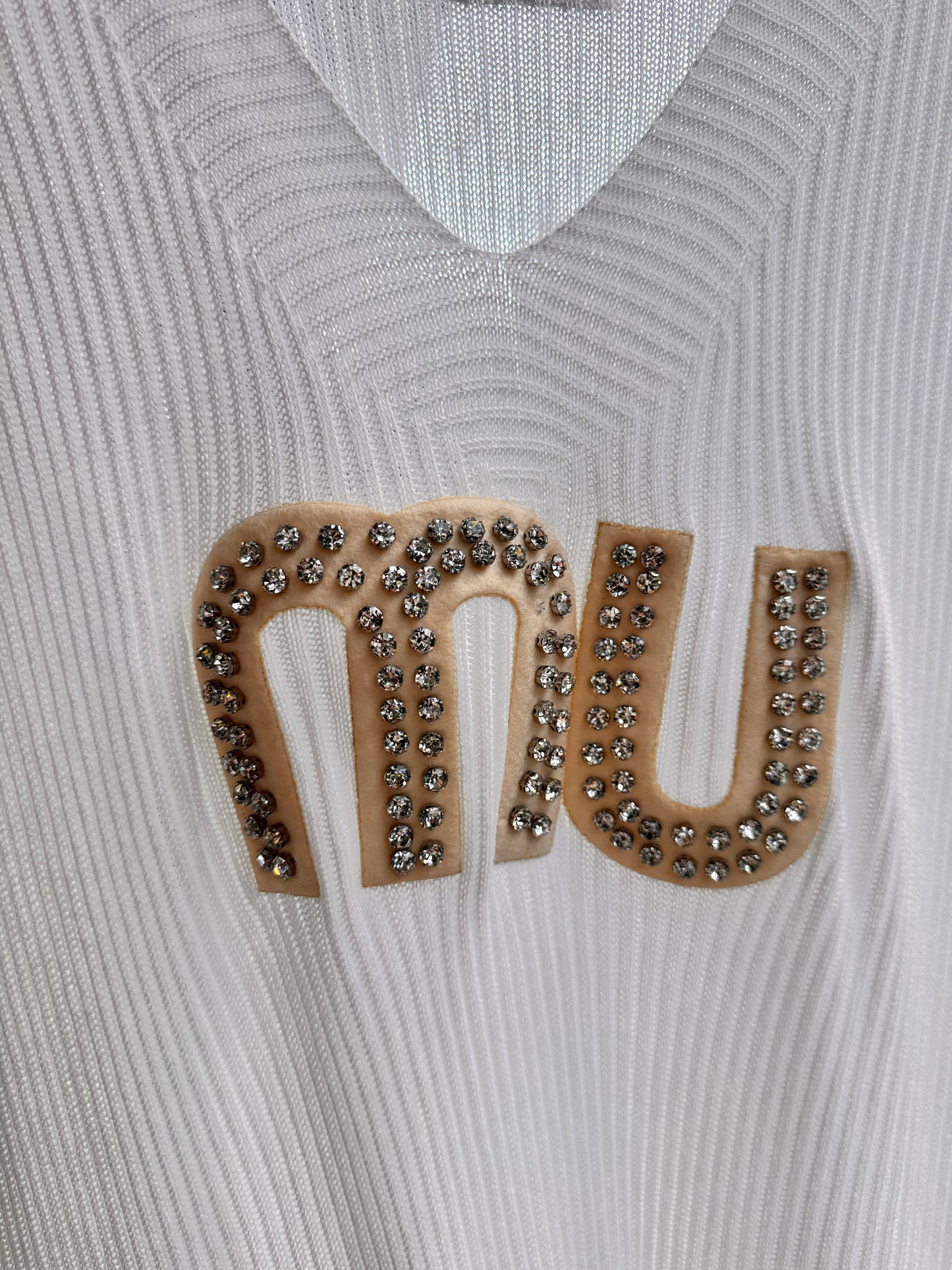 Sommer-Shirt MU Weiß und Beige mit Strasssteinen – weich fallende Viskose 38–44