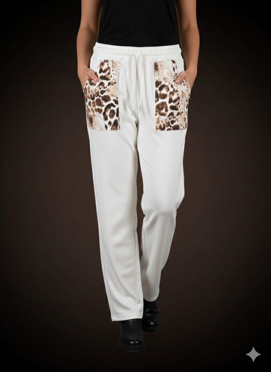 Damenhose mit Leo-Taschen – Weiß, bequem & modern