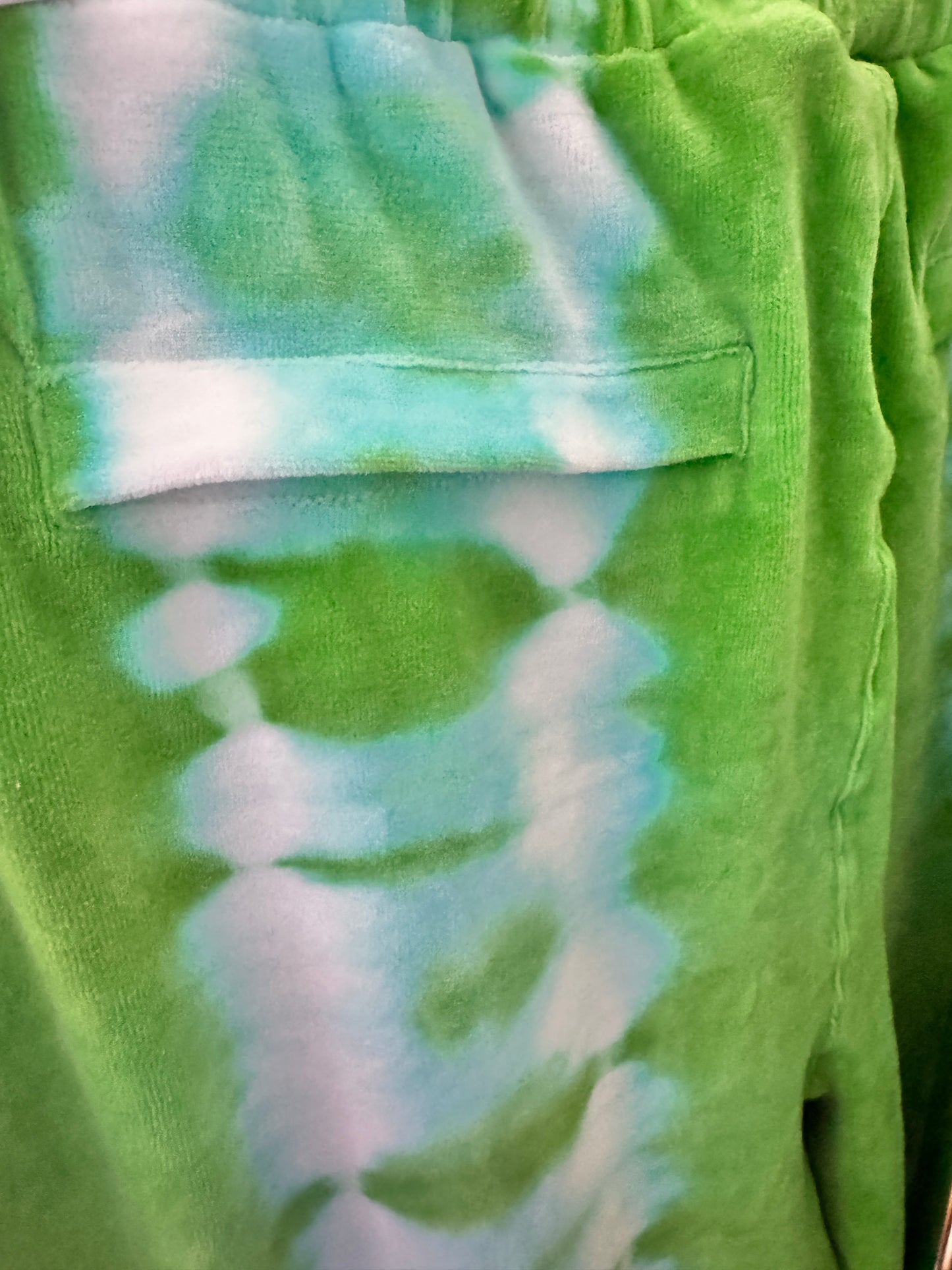 Yippie Hippie Tie Dye Hose Grün | Weite Joggerhose Damen | Ibiza Boho Style