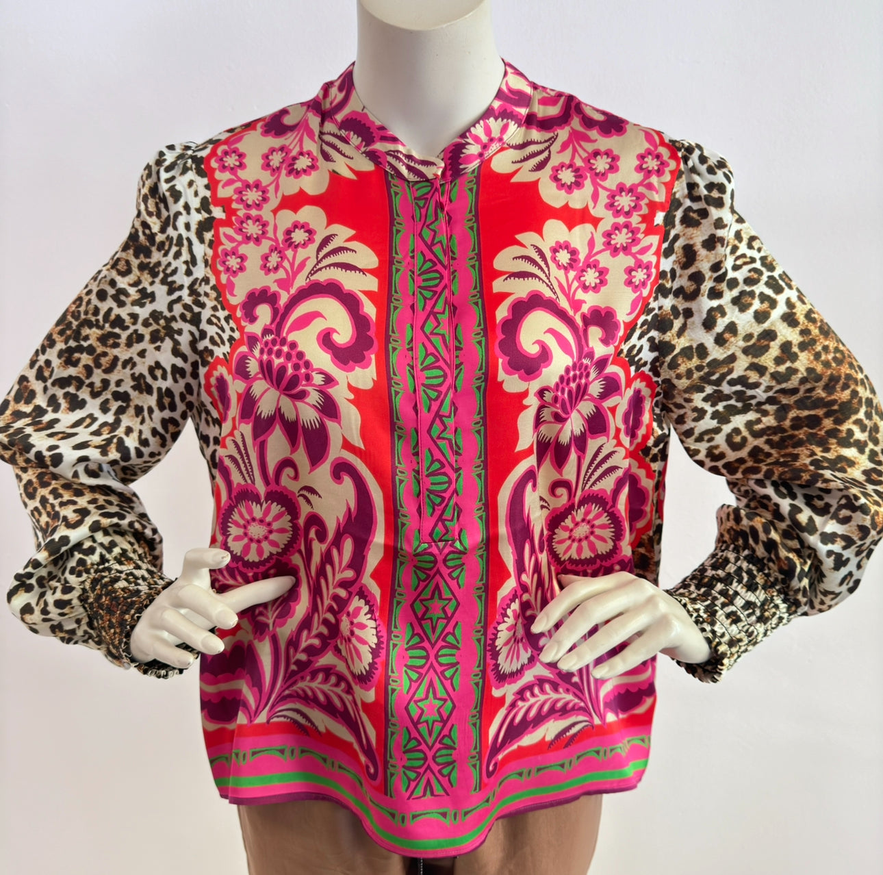 Vibrante Viskose-Bluse von Yippie Hippie