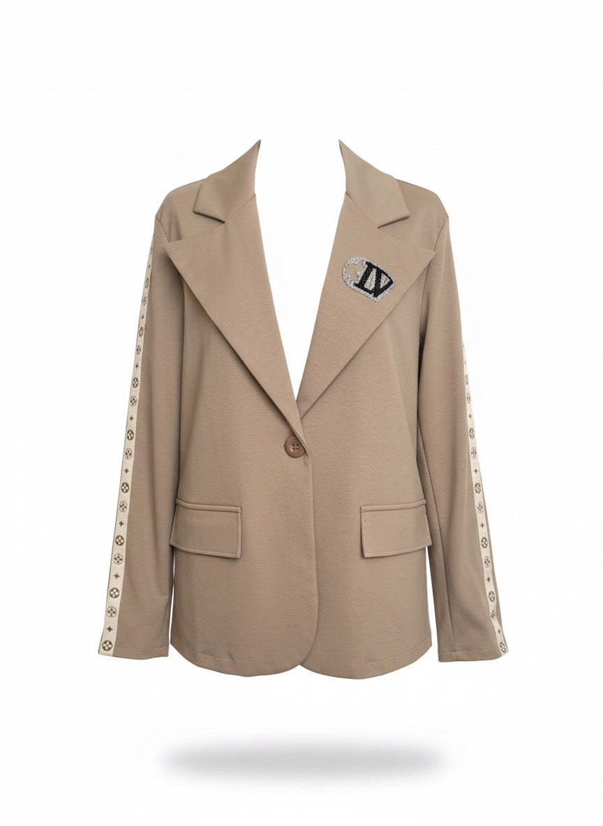 Opvallende blazer met details op de mouwen.