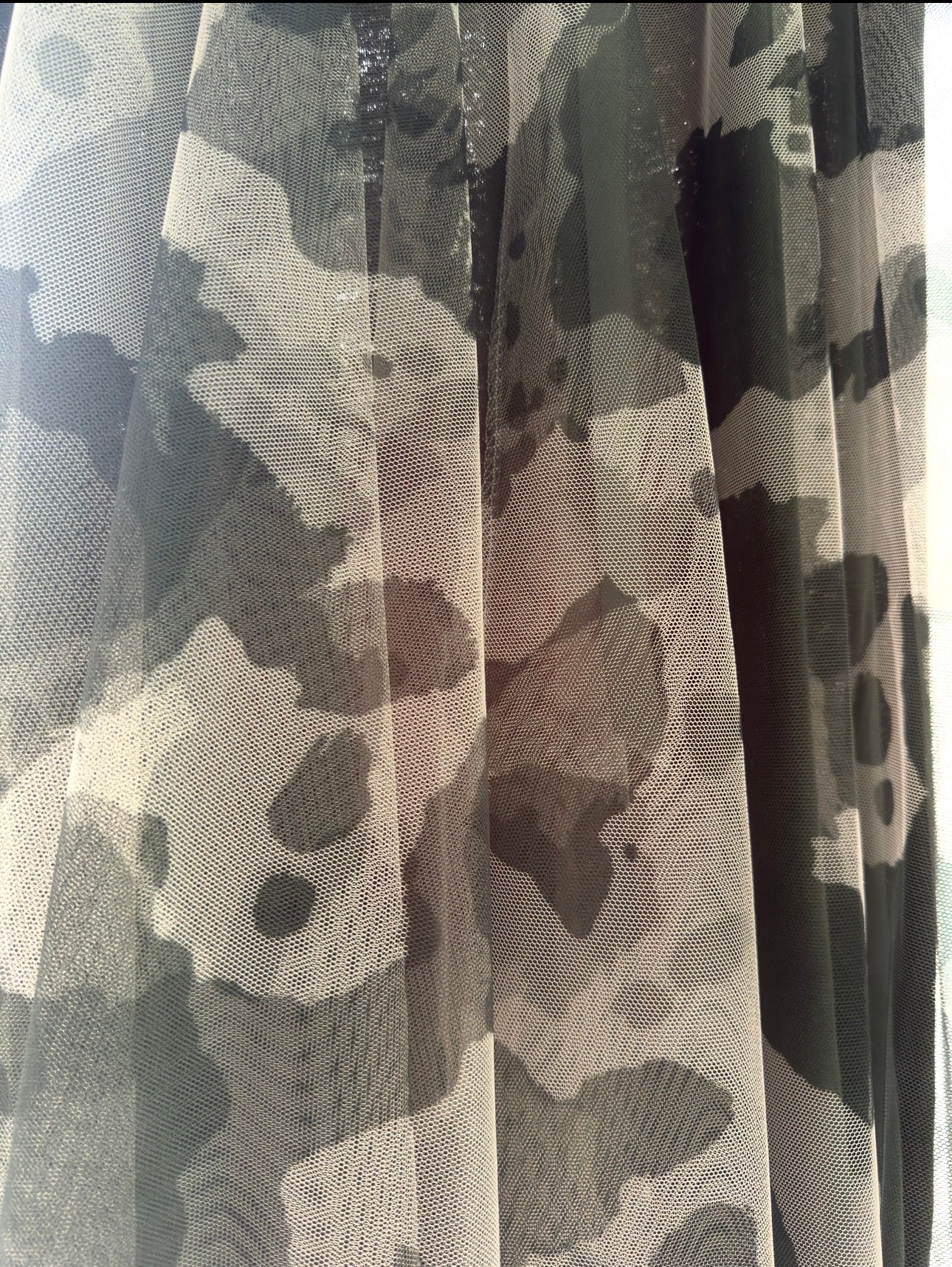 Eleganter Camouflage Tüllrock Grün – Midi Rock mit elastischem Bund & Schleifendetail (38–42)