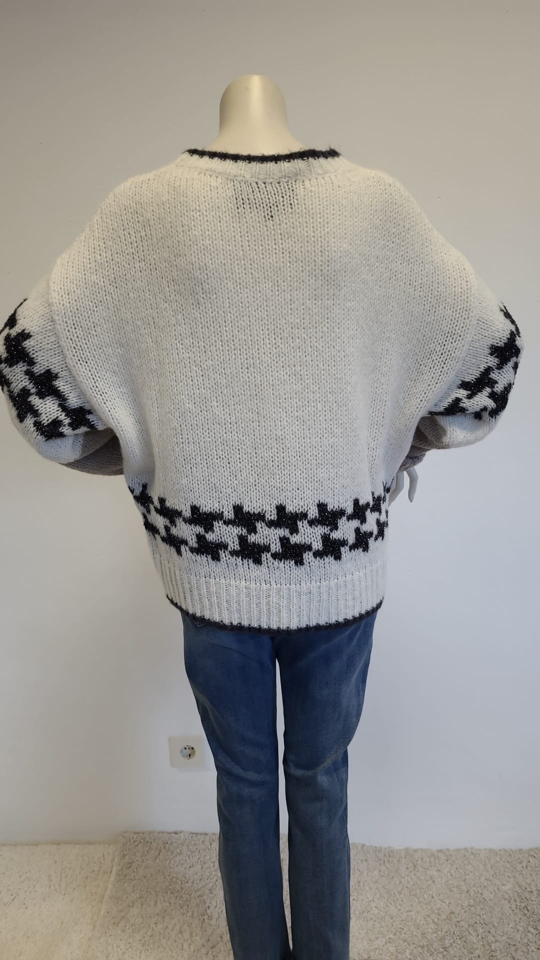 Yippie Hippie Pullover