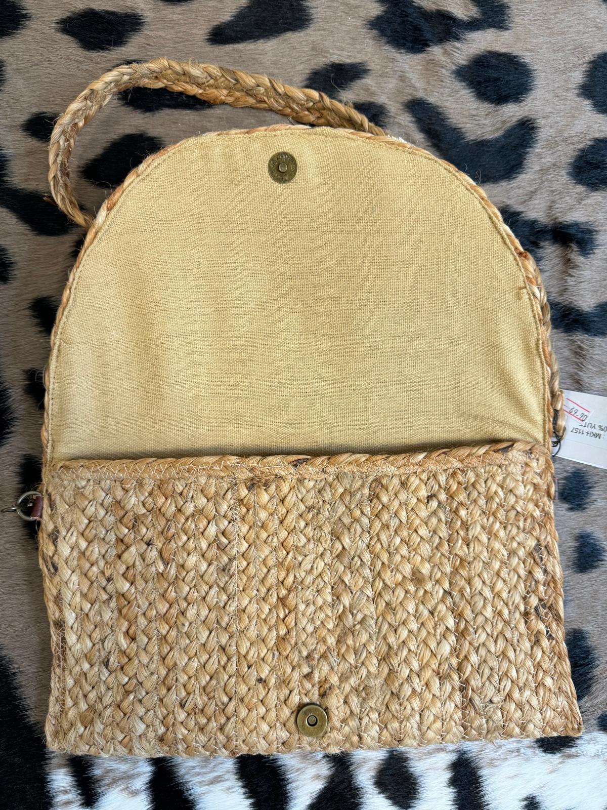 Damen Strohtasche Clutch – Boho Tasche mit Schulterriemen & Druckknopf | Sommer & Urlaub