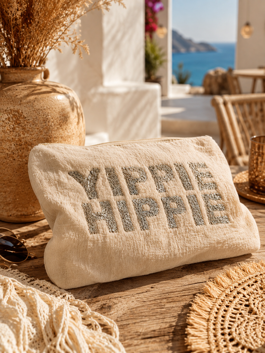Kosmetiktasche Beige – Teddy Look mit Pailletten „Yippie Hippie“ | Make-up Tasche mit Reißverschluss