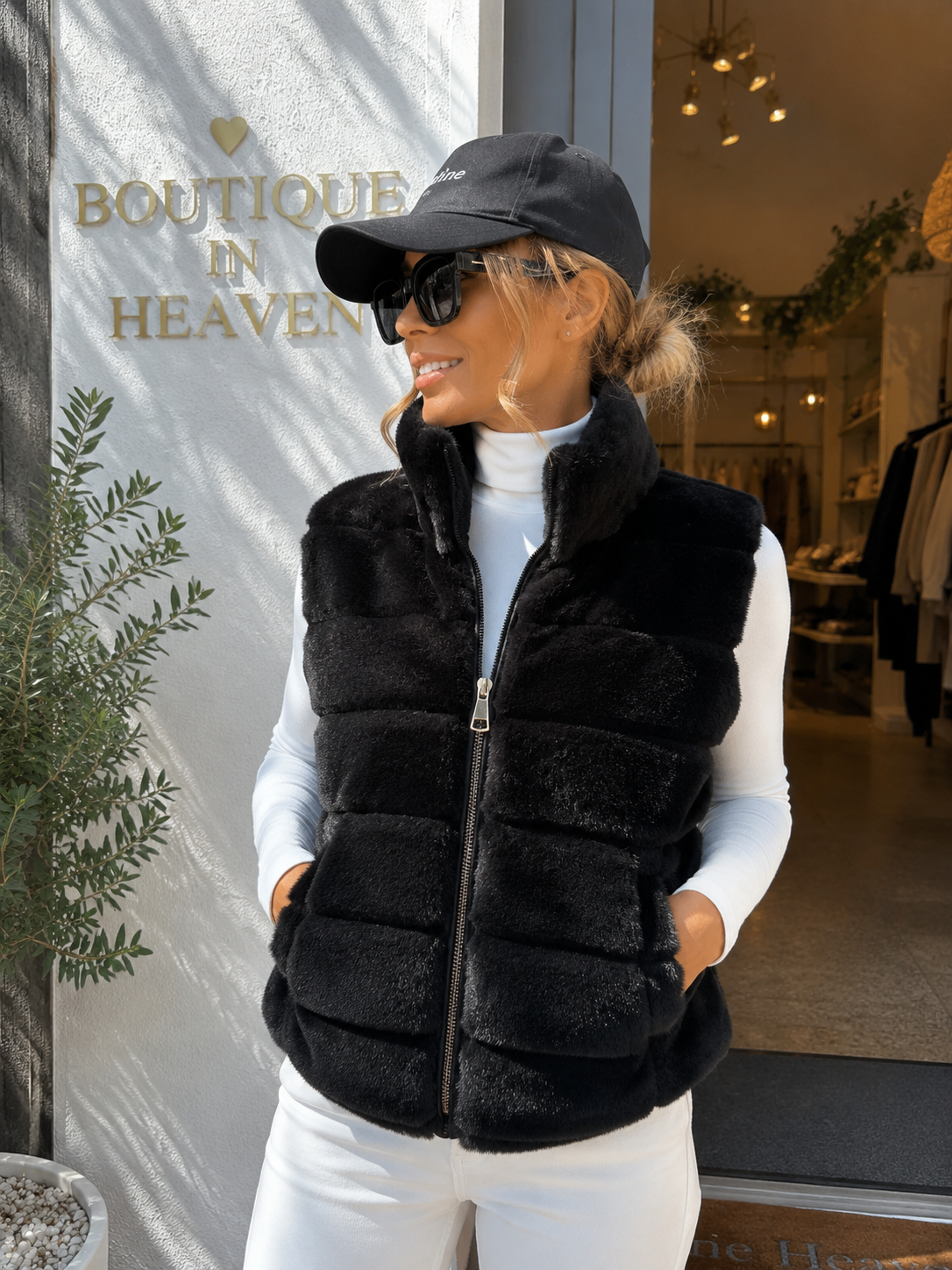 Damen Kunstfellweste Schwarz mit Reißverschluss & Taschen Gr. 38–42