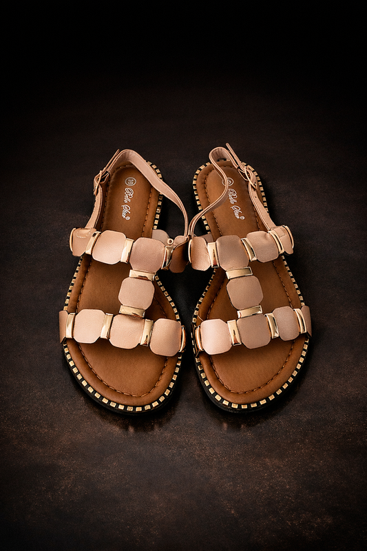 Damessandalen in roségoud met metalen details - zomerschoenen 2026 