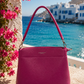 Diese pinke Handtasche ist dein Statement für jeden Tag – auffällig, elegant und absolut im Trend. 💖 Nur noch 1 Stück verfügbar!