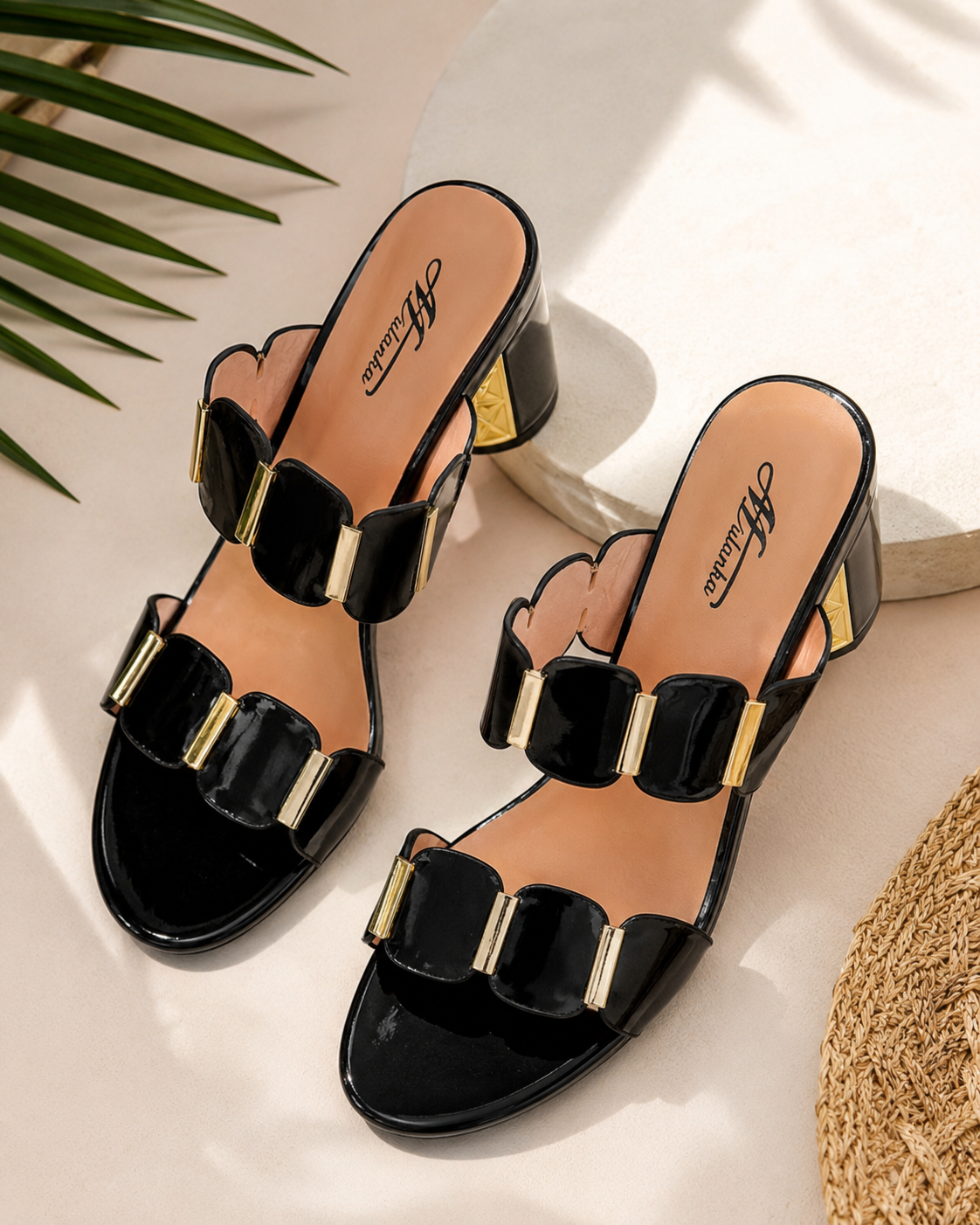 Schwarze Lack-Heels mit Gold-Details – Luxury Glam Sandalen ✨