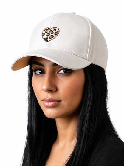 Beige Cap mit Leo-Herz – stylische Damen Basecap mit Klettverschluss | Boutique in Heaven