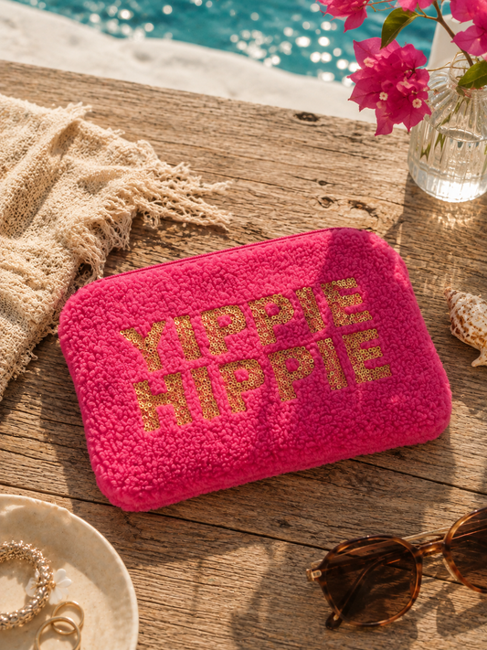 Kosmetiktasche Pink Teddyfell „Yippie Hippie“ – mit Pailletten | Reißverschluss