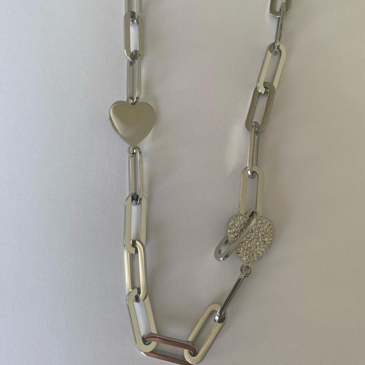 Silberne Herzkette - Zeitloses Schmuckstück - Modeschmuck 43 cm Länge