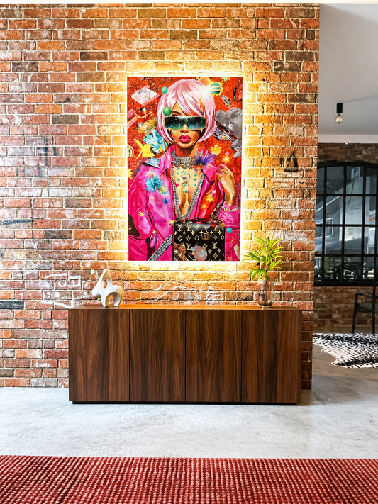 Luxury Kunstprint mit Glas – Moderne Wandkunst Frau in Pink | Designer Poster 80x120 cm Statement Art