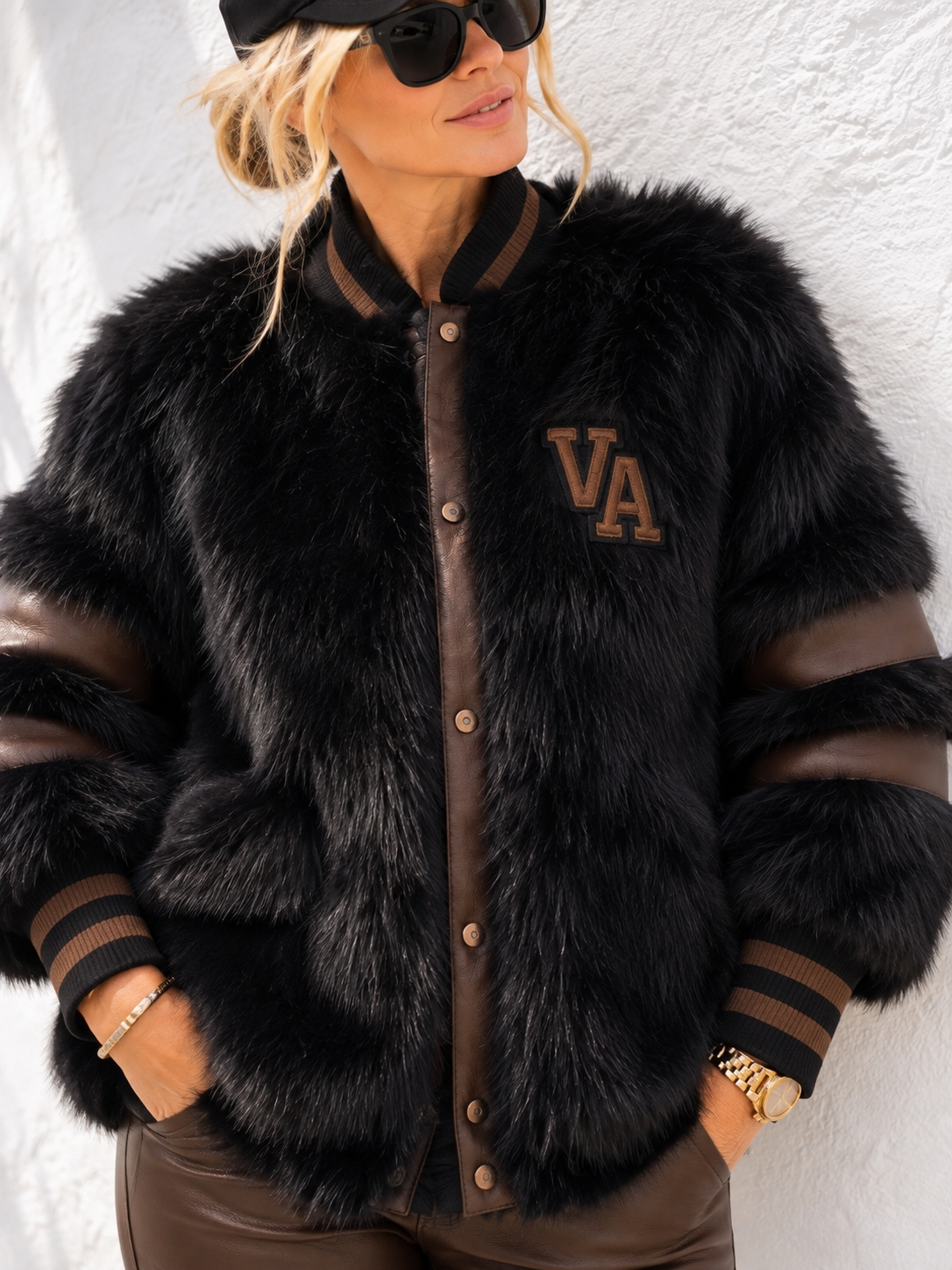 Damen Collegejacke Schwarz Braun aus Kunstfell mit Lederimitat –  Bomberjacke, Größe 36–40