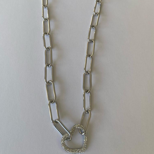 Silberne Kette mit Herzanhänger - Zeitloses Design - Modeschmuck 43 cm Länge