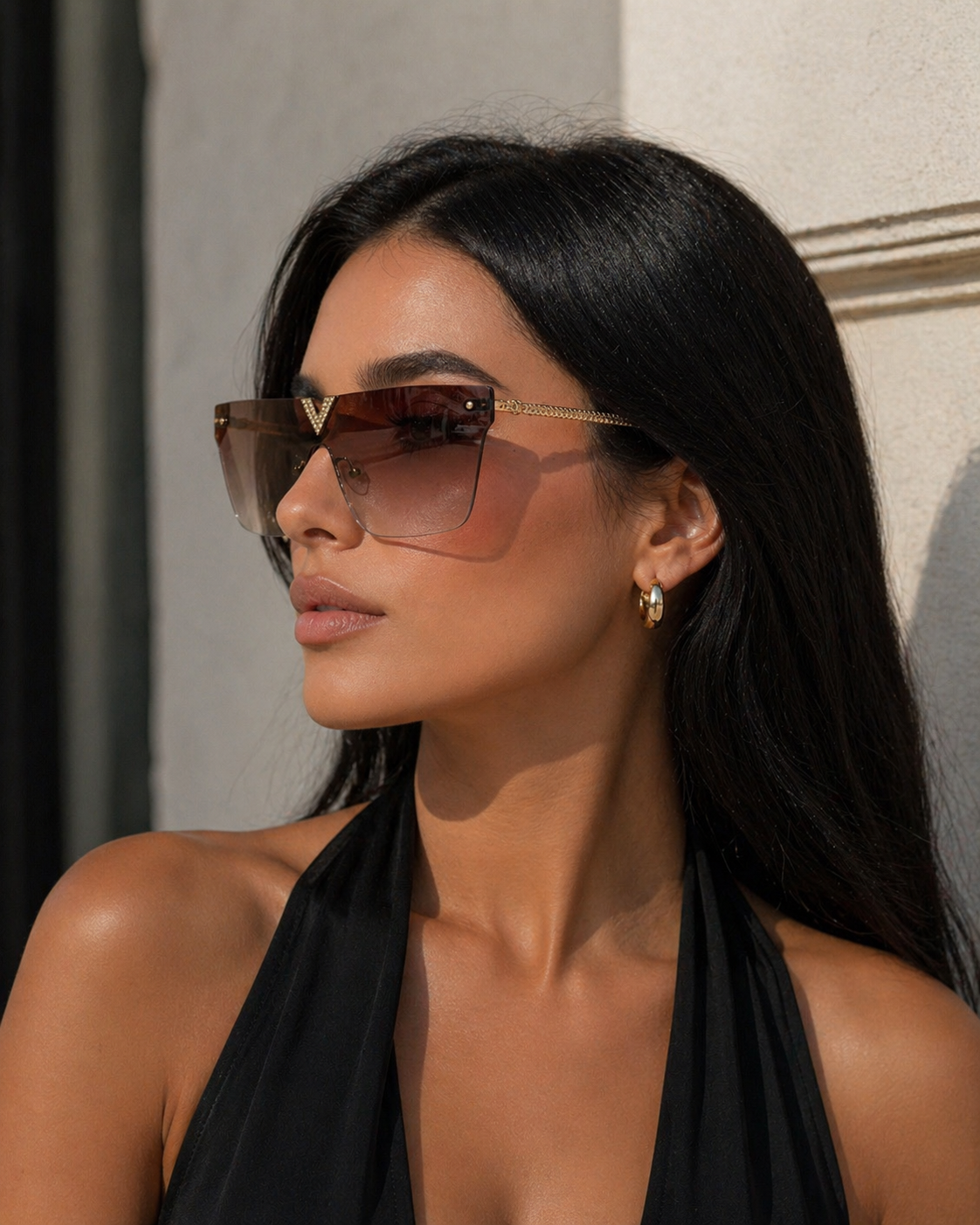 Luxury Sonnenbrille Damen Braun – Oversize Shield mit Gold V-Detail | Elegante Designer Statement Shades