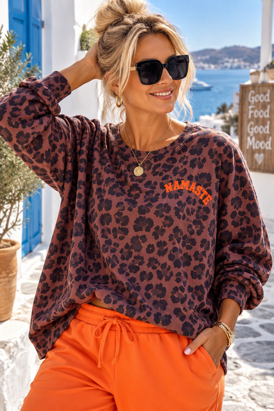 Curvy Damen Sweatshirt Braun Leo-Print Oversize Namaste Rückenprint 44–54