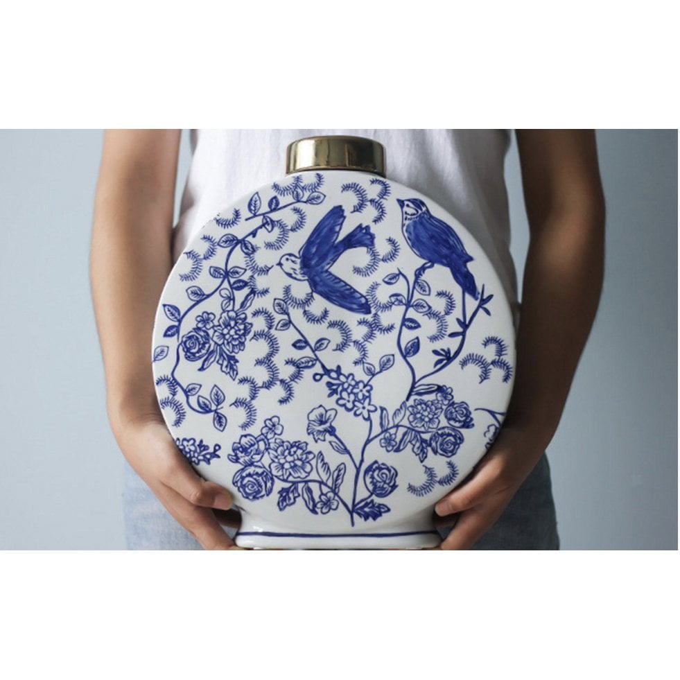 Kleine Blumenvase aus blauem und weißem Porzellan (für Kitchee Home)