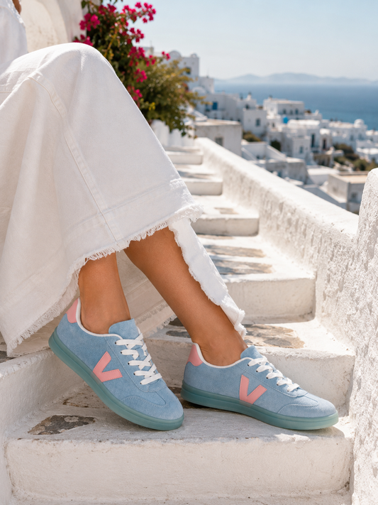Damen Sneaker Hellblau Rosa – Wildleder-Optik Sommerschuh Sky Bloom