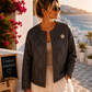 Leichte Damen Steppjacke mit Brosche | Dünne Übergangsjacke 36–42