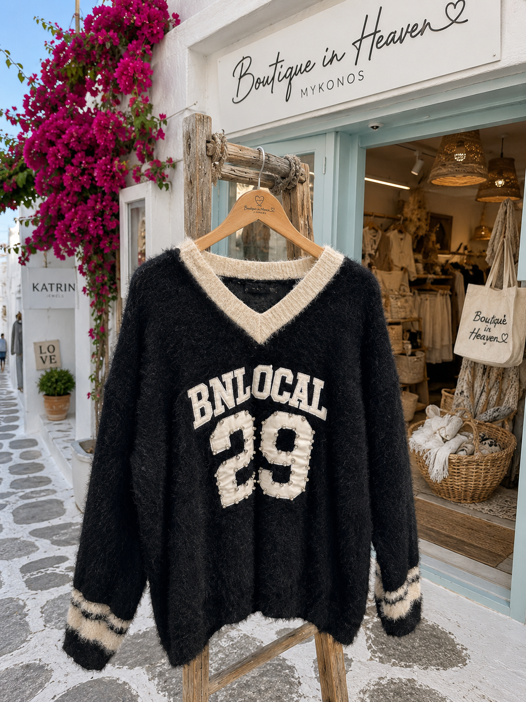 🤍 Varsity Glam 29 – Flauschiger Statement-Pullover 38-42+