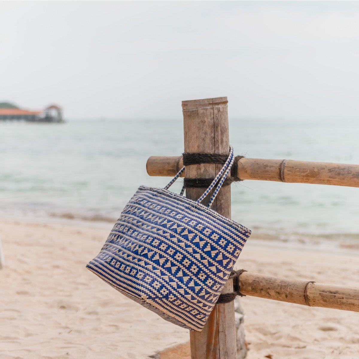 Blaue Einkaufstasche | Strandtasche | Tragetasche KIDUL aus Rattan