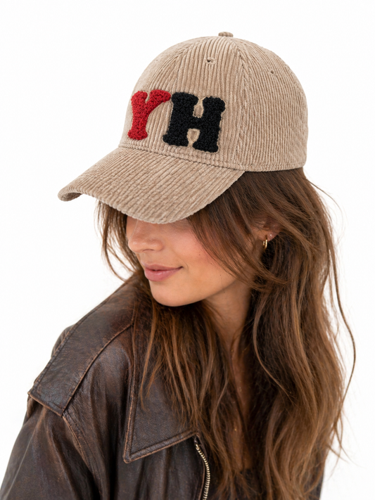 Yippie Hippie Damen Cord Cap „YH“ – Premium Baseballcap in Beige mit Teddy-Logo & Klettverschluss