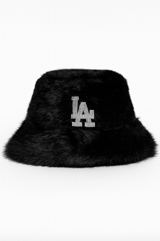 Schwarzer Fell-Fischerhut mit „LA“-Steinchen