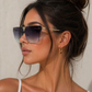 Luxury Designer Sonnenbrille Damen – Oversize Shield mit V-Gold Detail & Verlaufsgläsern | High Fashion Statement