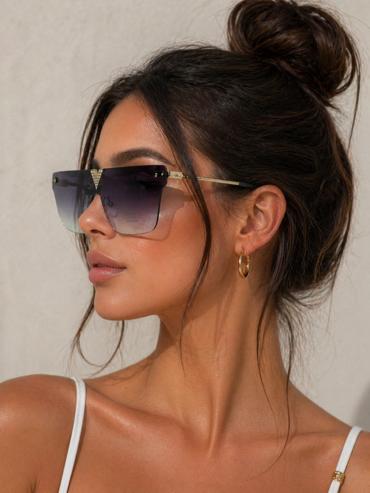 Luxury Designer Sonnenbrille Damen – Oversize Shield mit V-Gold Detail & Verlaufsgläsern | High Fashion Statement