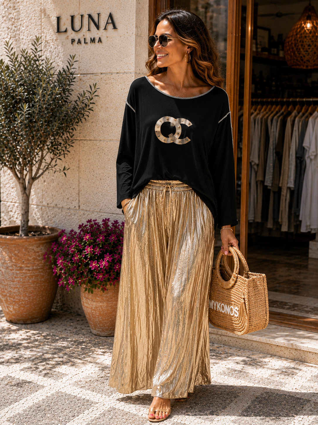 Golden Glam Sweatshirt - Black & White | Viscose Luxury with Gold Statement ✨🤍