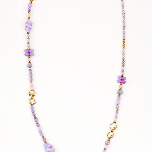 Fliedertraum Halskette – Eleganz in zarten Lilatönen