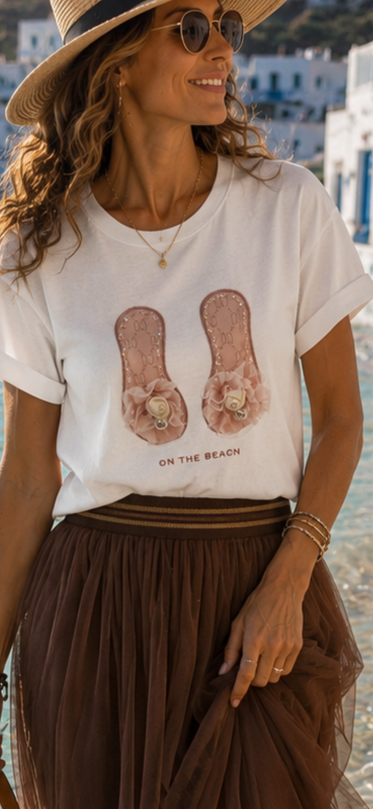 🌴 Damen T-Shirt Weiß mit 3D Sandalen-Motiv & Strass | 95% Baumwolle | 38–42