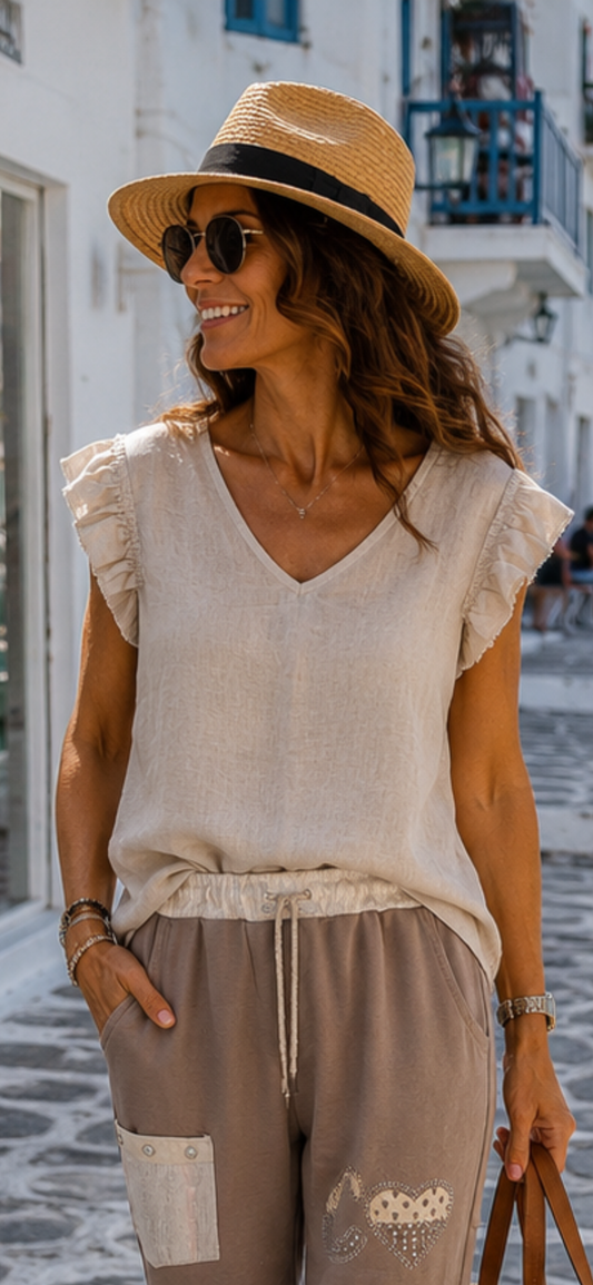 🌴 Leinen-T-Shirt „Mykonos Ruffle“ – luftig, feminin & traumhaft leicht