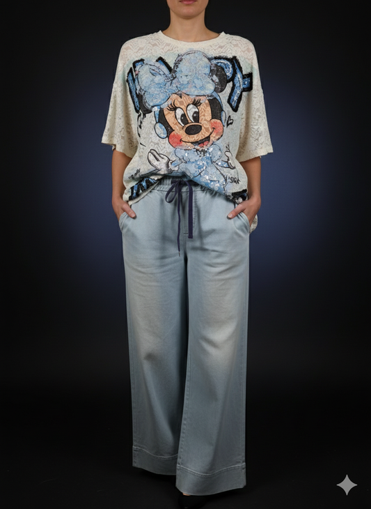 Oversized T-shirt voor dames met Mickey & Minnie Mouse, verkrijgbaar in maat 38-44.