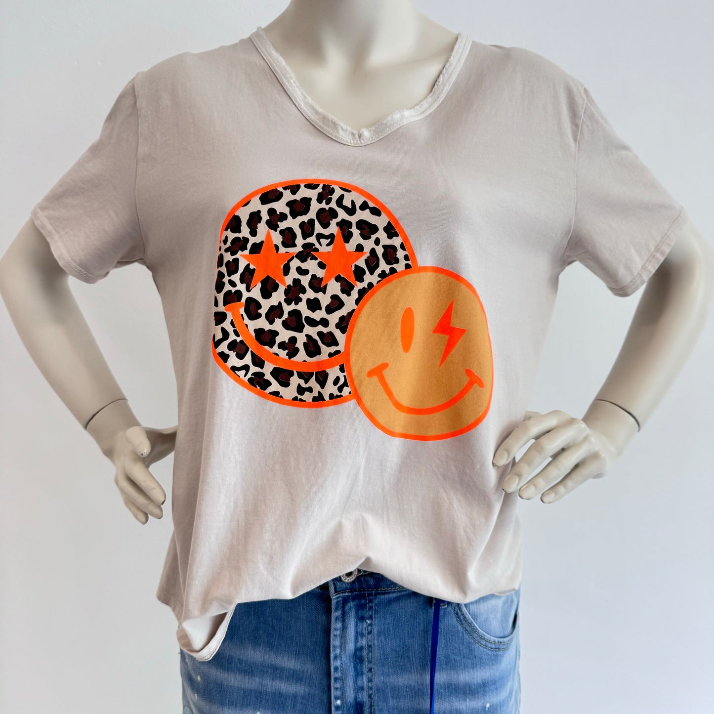 T-Shirt mit Smiley-Print in verschiedenen Farben – Onesize 38-42 für ein fröhliches Sommershirt