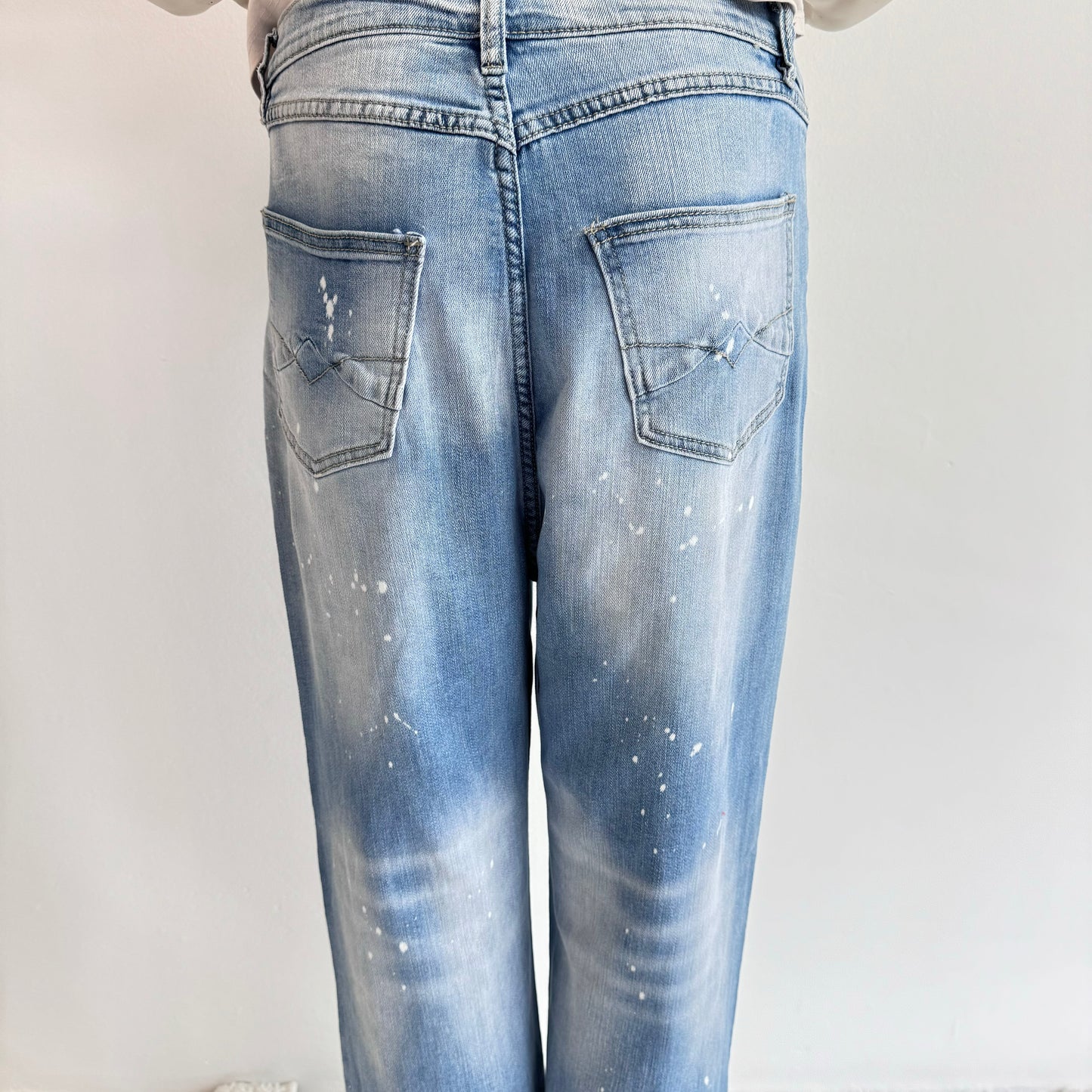 Damen-Jeans mit fröhlichen Smiley-Applikationen