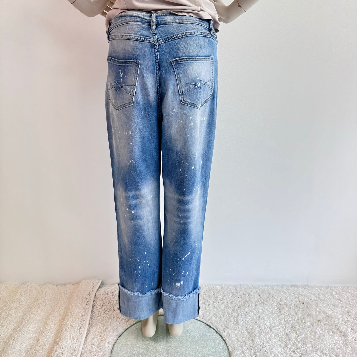 Damen-Jeans mit fröhlichen Smiley-Applikationen