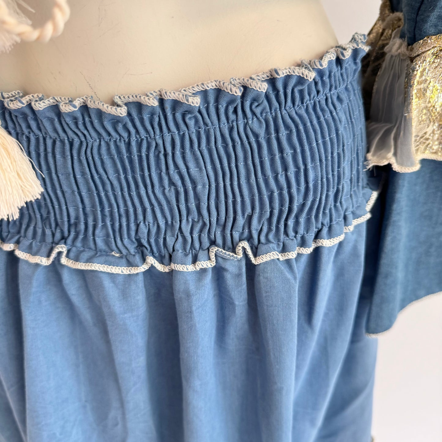 "Bohemian Blue" – Baumwollrock mit Spitzenverzierungen