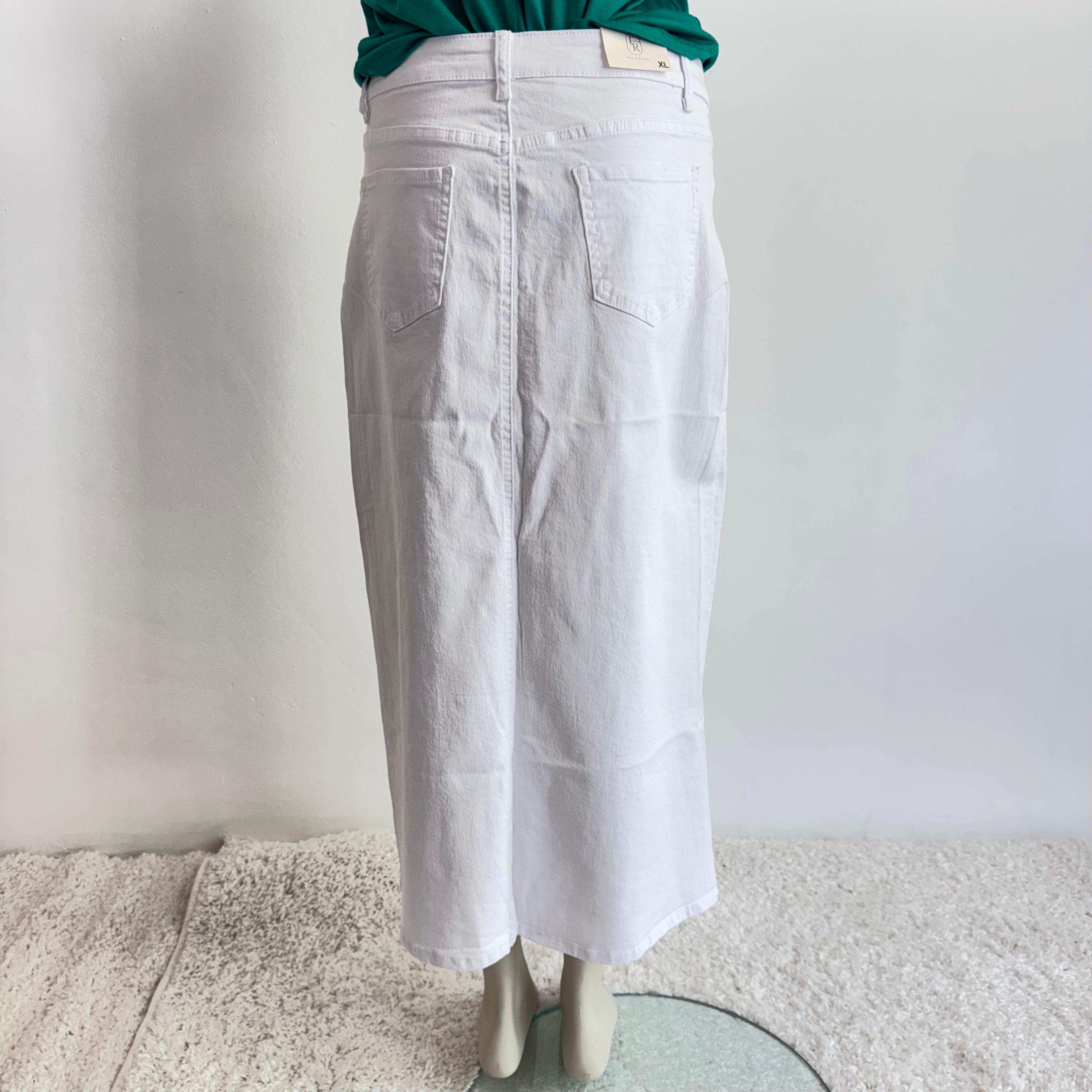 Bequemer weisser Jeansrock
