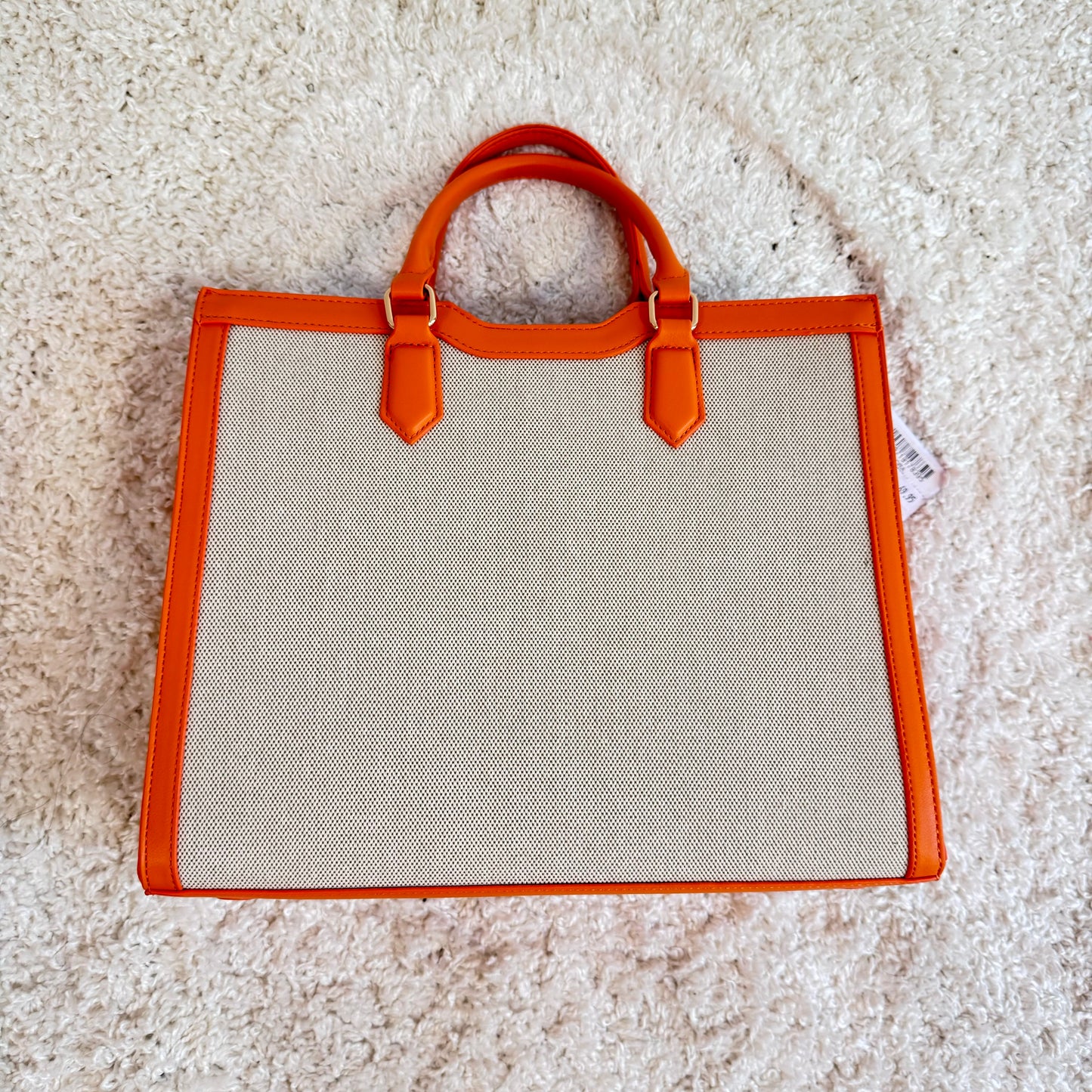 Leuchtend orangefarbenen Handtasche