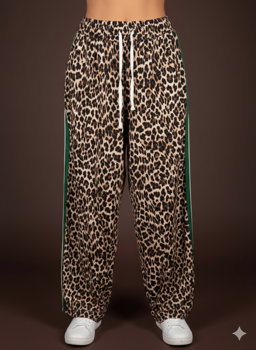 Damenstoffhose mit grünem Streifen weich fallend Leopardenoptik