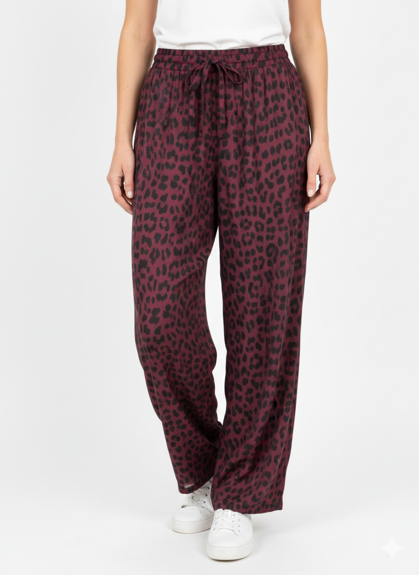 Damenhose Stoffhose aus Viskose weit geschnitten Satinoptik Leopardenoptik