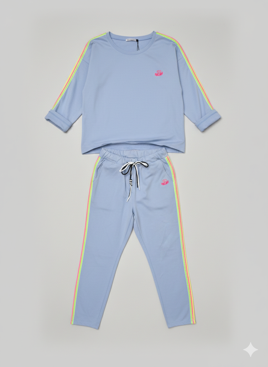 Dames tweedelige set/combinatie bestaande uit een broek en een lange blouse, verkrijgbaar in vele kleuren en maten 38-42+.