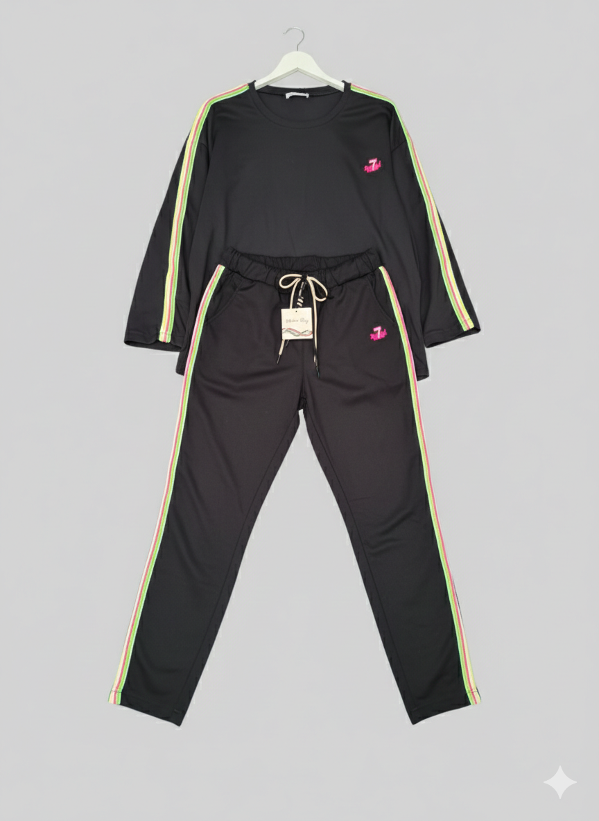 Dames tweedelige set/combinatie bestaande uit een broek en een lange blouse, verkrijgbaar in vele kleuren en maten 38-42+.