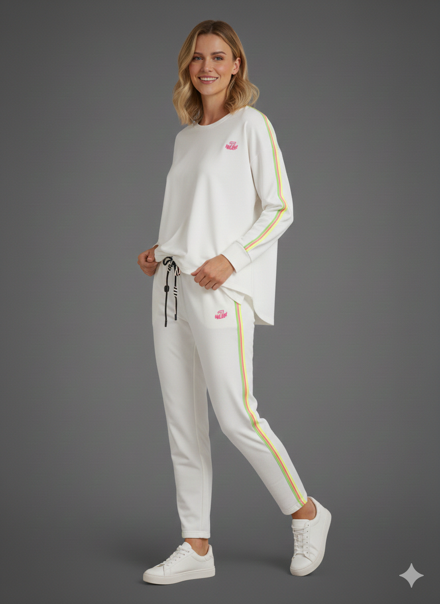 Dames tweedelige set/combinatie bestaande uit een broek en een lange blouse, verkrijgbaar in vele kleuren en maten 38-42+.