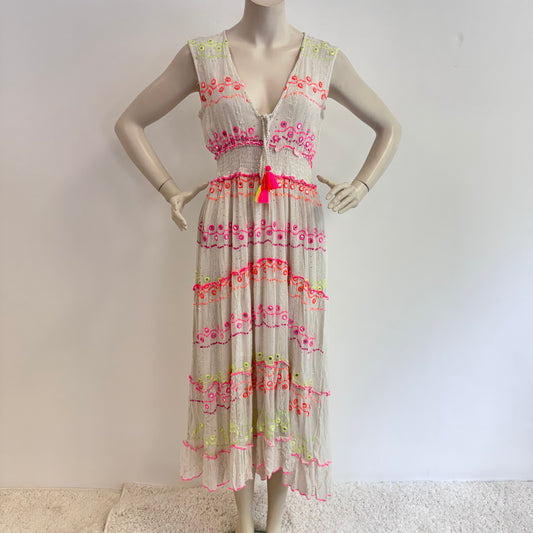 Sommerliches Maxikleid mit Neon-Stickereien Katja